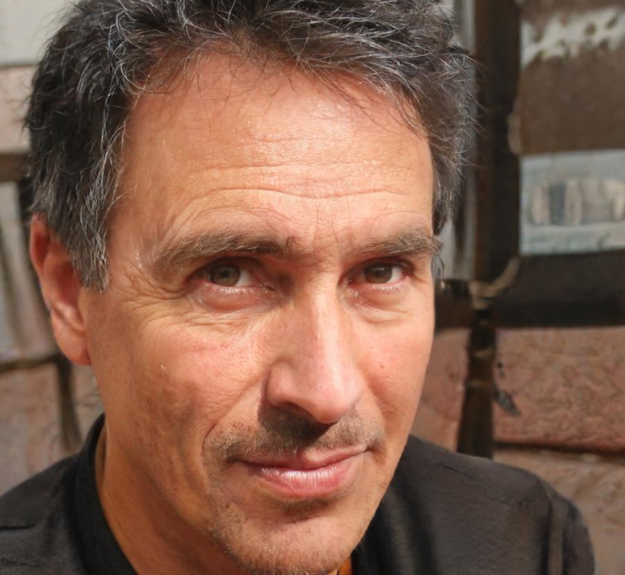 Finnian Dröge, Finanzanalyst bei arionextiva